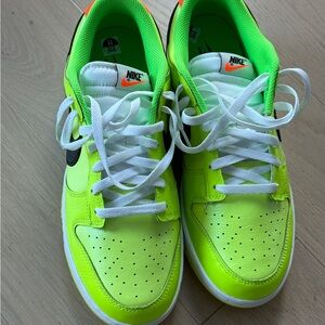 Nike Dunk Low SE Splash Volt - NEVER WORN, Brand New - I don’t have the box…